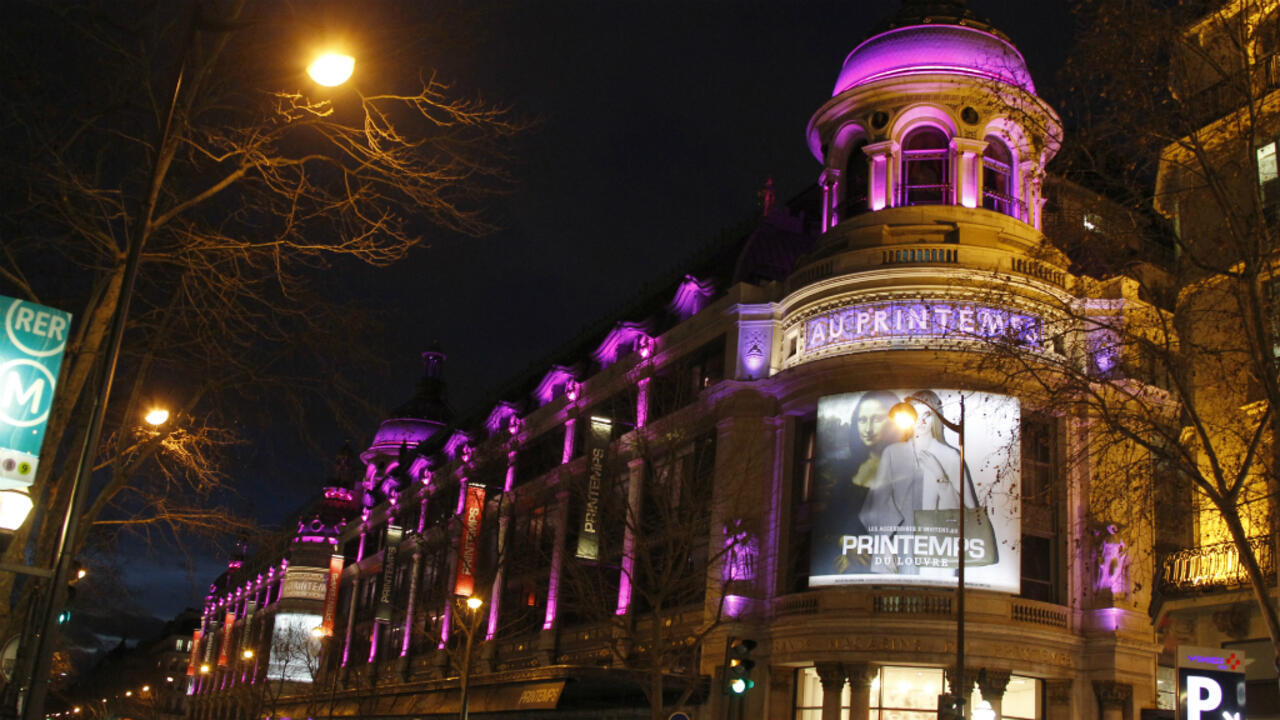 France to allow Sunday shopping in Paris